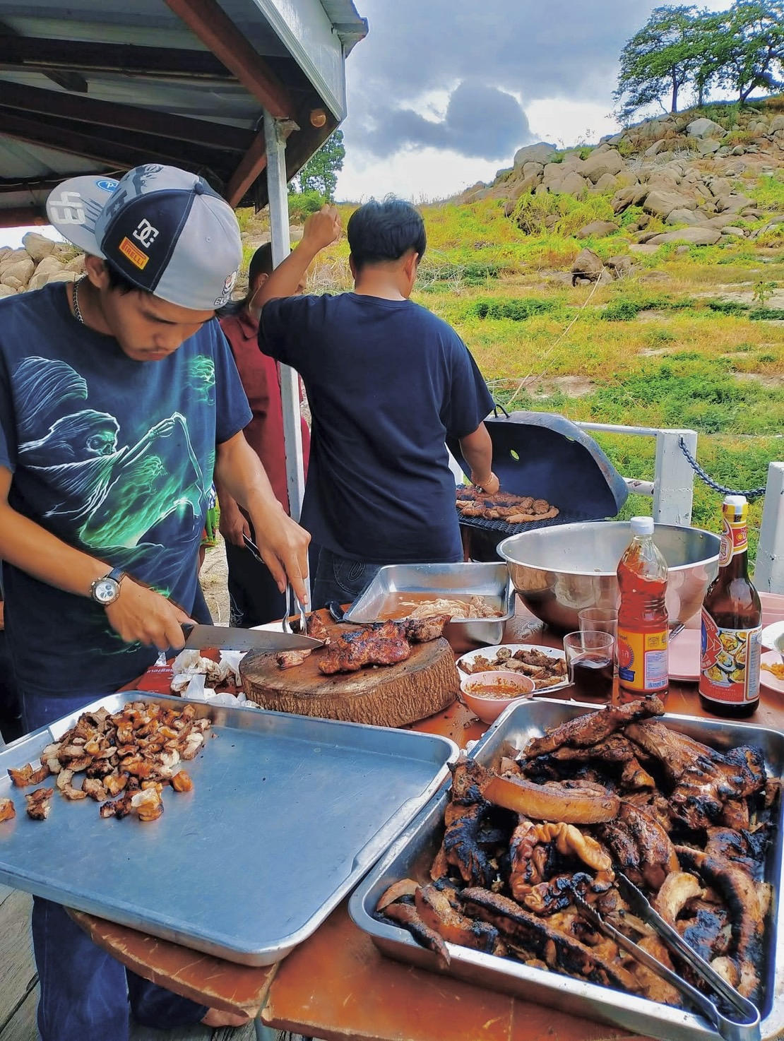 109 - https://แพศรีอุดมทรัพย์.com | ล่องแพศรีอุดมทรัพย์เหนือเขื่อนภูมิพล เพลิดเพลินกับธรรมชาติสองฝั่งทะเลสาบแม่ปิง ชมป่าไม้ น้ำตก ถ้ำ และโบราณสถาน ตลอดเส้นทาง 160 กม. จากตากสู่ดอยเต่า เชียงใหม่