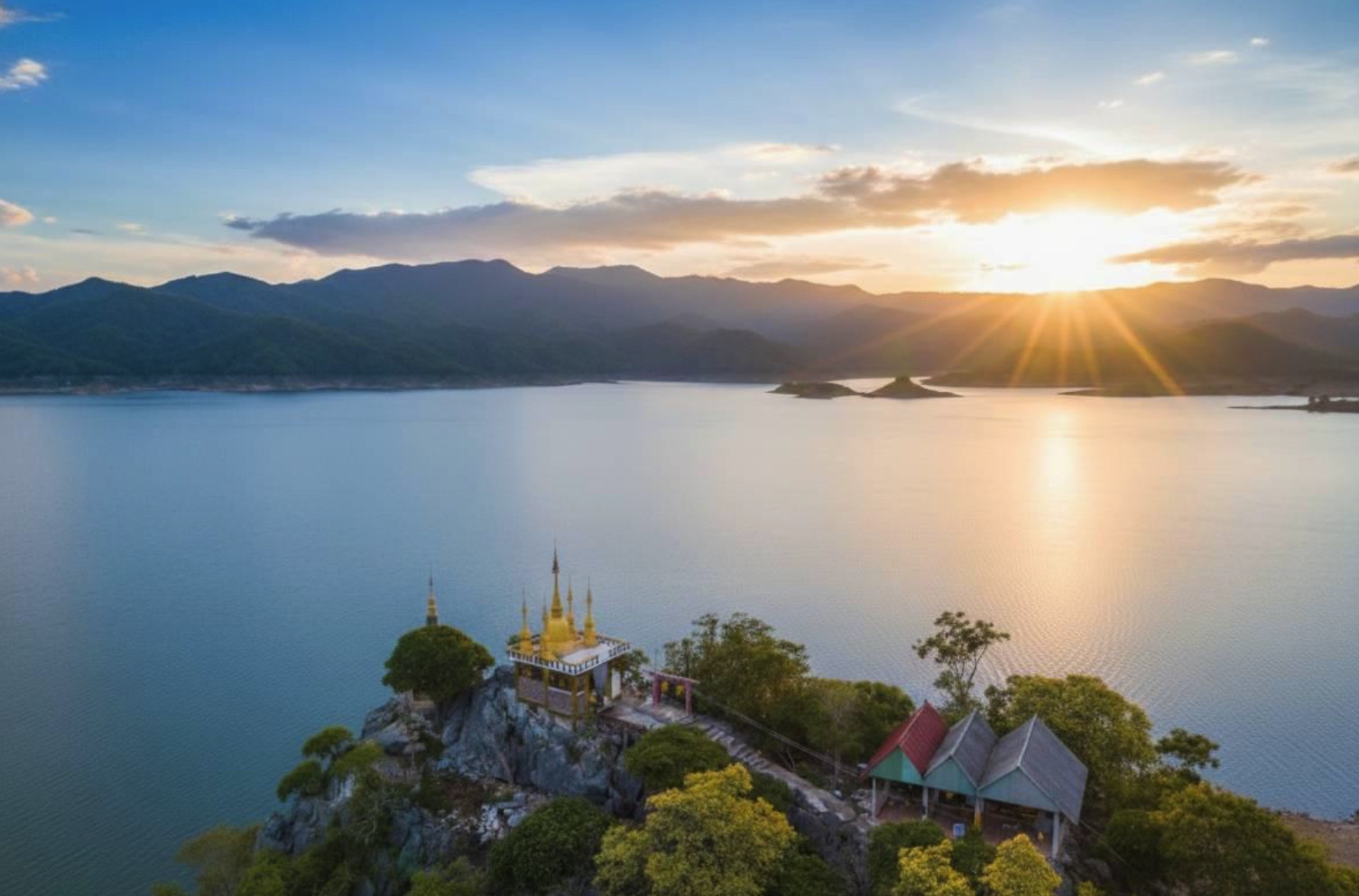 206 - https://แพศรีอุดมทรัพย์.com | ล่องแพศรีอุดมทรัพย์เหนือเขื่อนภูมิพล เพลิดเพลินกับธรรมชาติสองฝั่งทะเลสาบแม่ปิง ชมป่าไม้ น้ำตก ถ้ำ และโบราณสถาน ตลอดเส้นทาง 160 กม. จากตากสู่ดอยเต่า เชียงใหม่