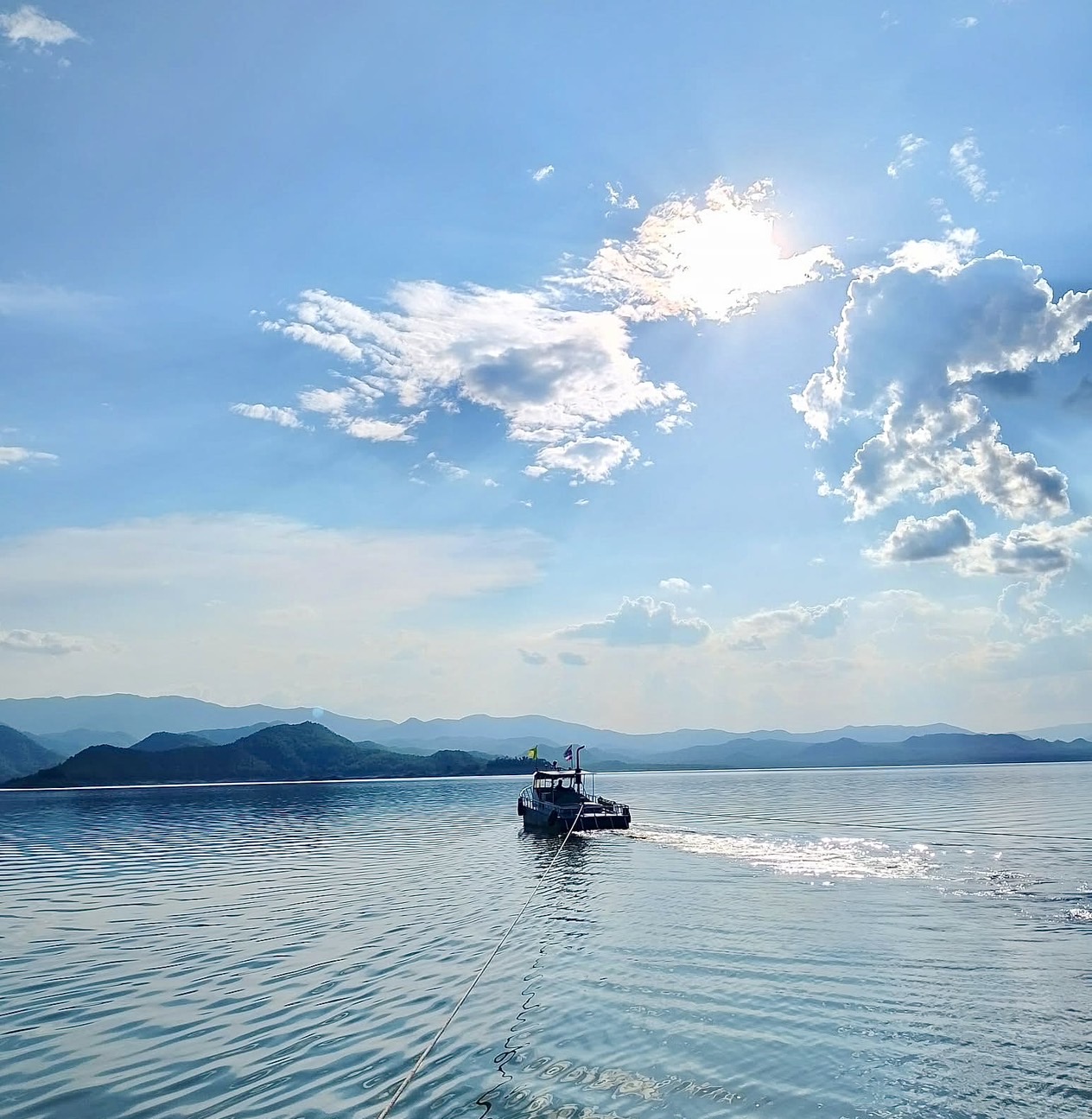 30 - https://แพศรีอุดมทรัพย์.com | ล่องแพศรีอุดมทรัพย์เหนือเขื่อนภูมิพล เพลิดเพลินกับธรรมชาติสองฝั่งทะเลสาบแม่ปิง ชมป่าไม้ น้ำตก ถ้ำ และโบราณสถาน ตลอดเส้นทาง 160 กม. จากตากสู่ดอยเต่า เชียงใหม่