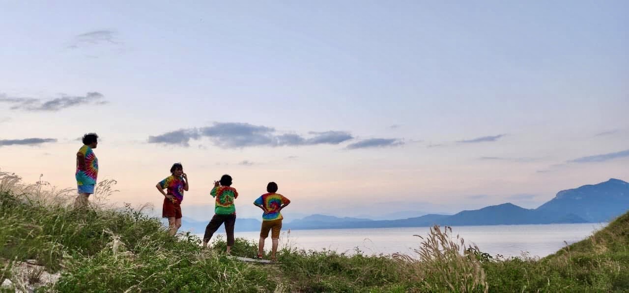 42 - https://แพศรีอุดมทรัพย์.com | ล่องแพศรีอุดมทรัพย์เหนือเขื่อนภูมิพล เพลิดเพลินกับธรรมชาติสองฝั่งทะเลสาบแม่ปิง ชมป่าไม้ น้ำตก ถ้ำ และโบราณสถาน ตลอดเส้นทาง 160 กม. จากตากสู่ดอยเต่า เชียงใหม่