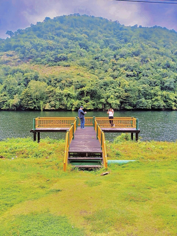 78 - https://แพศรีอุดมทรัพย์.com | ล่องแพศรีอุดมทรัพย์เหนือเขื่อนภูมิพล เพลิดเพลินกับธรรมชาติสองฝั่งทะเลสาบแม่ปิง ชมป่าไม้ น้ำตก ถ้ำ และโบราณสถาน ตลอดเส้นทาง 160 กม. จากตากสู่ดอยเต่า เชียงใหม่