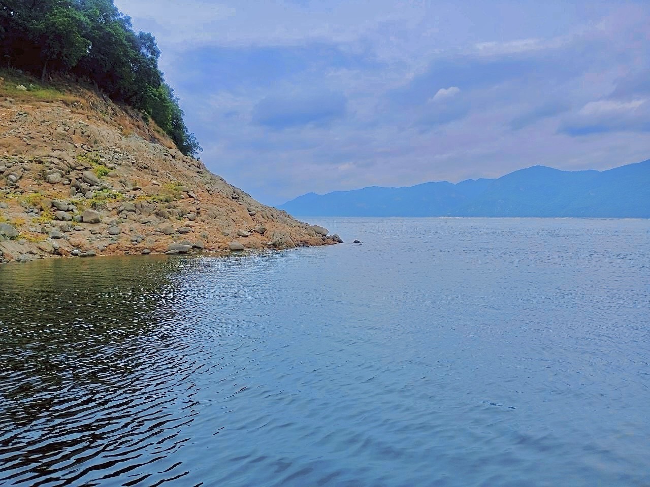 84 - https://แพศรีอุดมทรัพย์.com | ล่องแพศรีอุดมทรัพย์เหนือเขื่อนภูมิพล เพลิดเพลินกับธรรมชาติสองฝั่งทะเลสาบแม่ปิง ชมป่าไม้ น้ำตก ถ้ำ และโบราณสถาน ตลอดเส้นทาง 160 กม. จากตากสู่ดอยเต่า เชียงใหม่