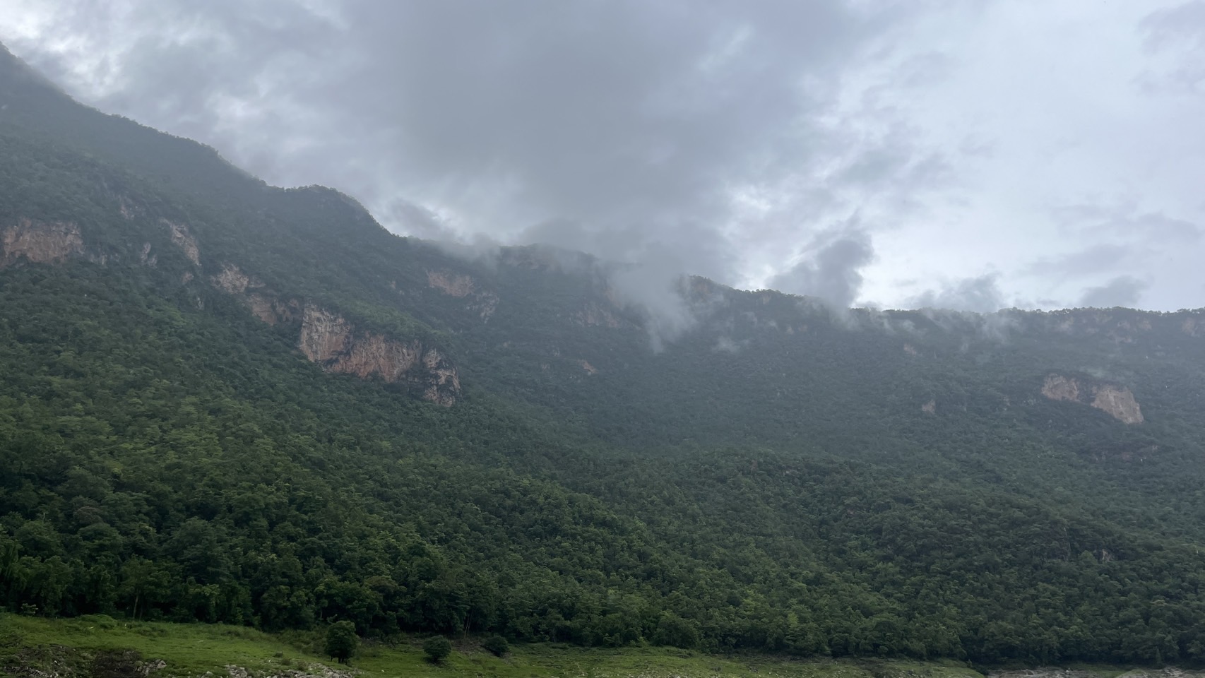 99 - https://แพศรีอุดมทรัพย์.com | ล่องแพศรีอุดมทรัพย์เหนือเขื่อนภูมิพล เพลิดเพลินกับธรรมชาติสองฝั่งทะเลสาบแม่ปิง ชมป่าไม้ น้ำตก ถ้ำ และโบราณสถาน ตลอดเส้นทาง 160 กม. จากตากสู่ดอยเต่า เชียงใหม่